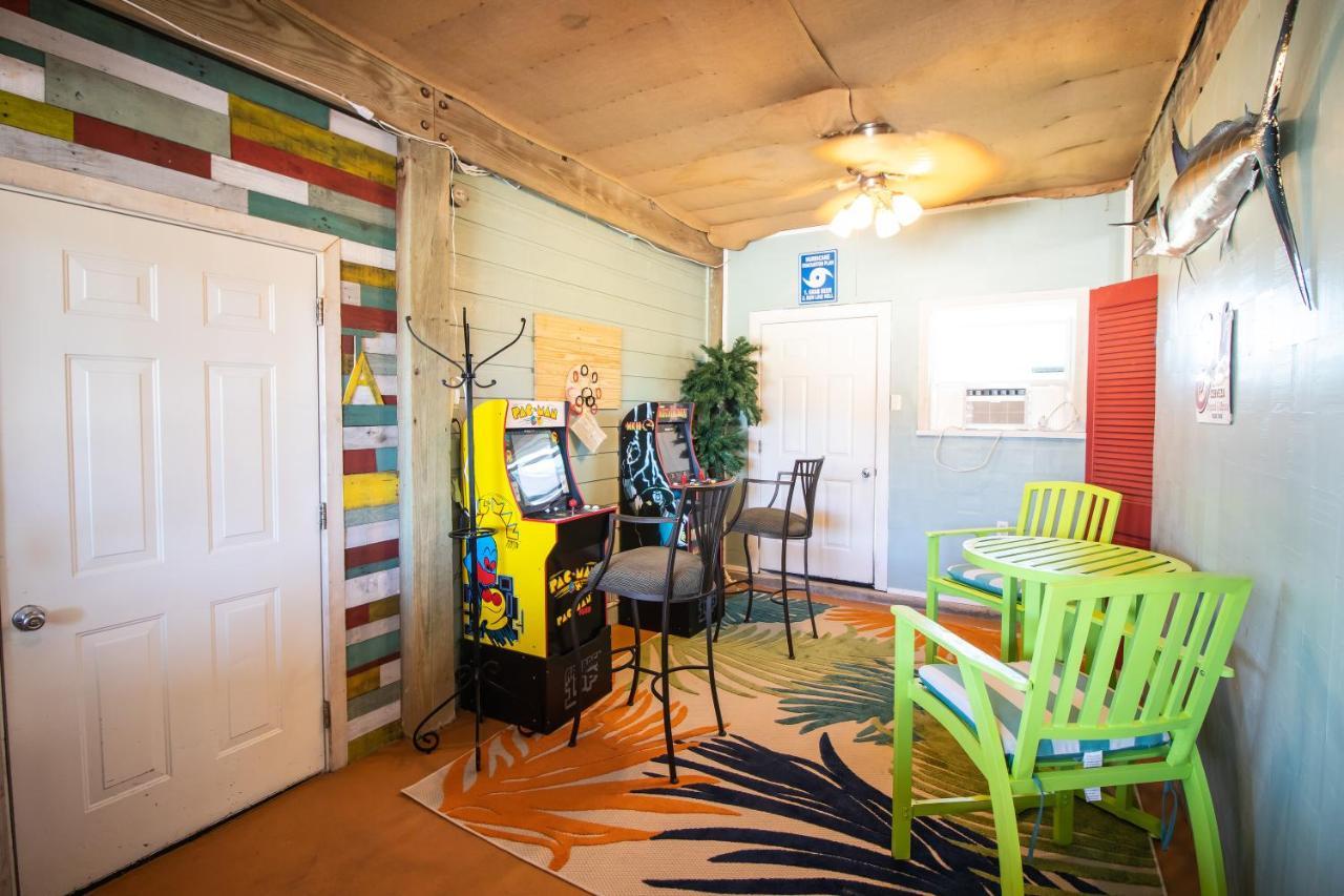 One-Of-A-Kind Beach Home With Lounge Bar Game Room Γκάλβεστον Εξωτερικό φωτογραφία