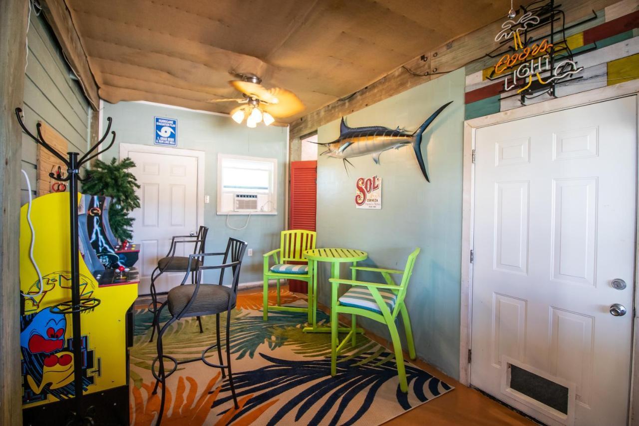 One-Of-A-Kind Beach Home With Lounge Bar Game Room Γκάλβεστον Εξωτερικό φωτογραφία
